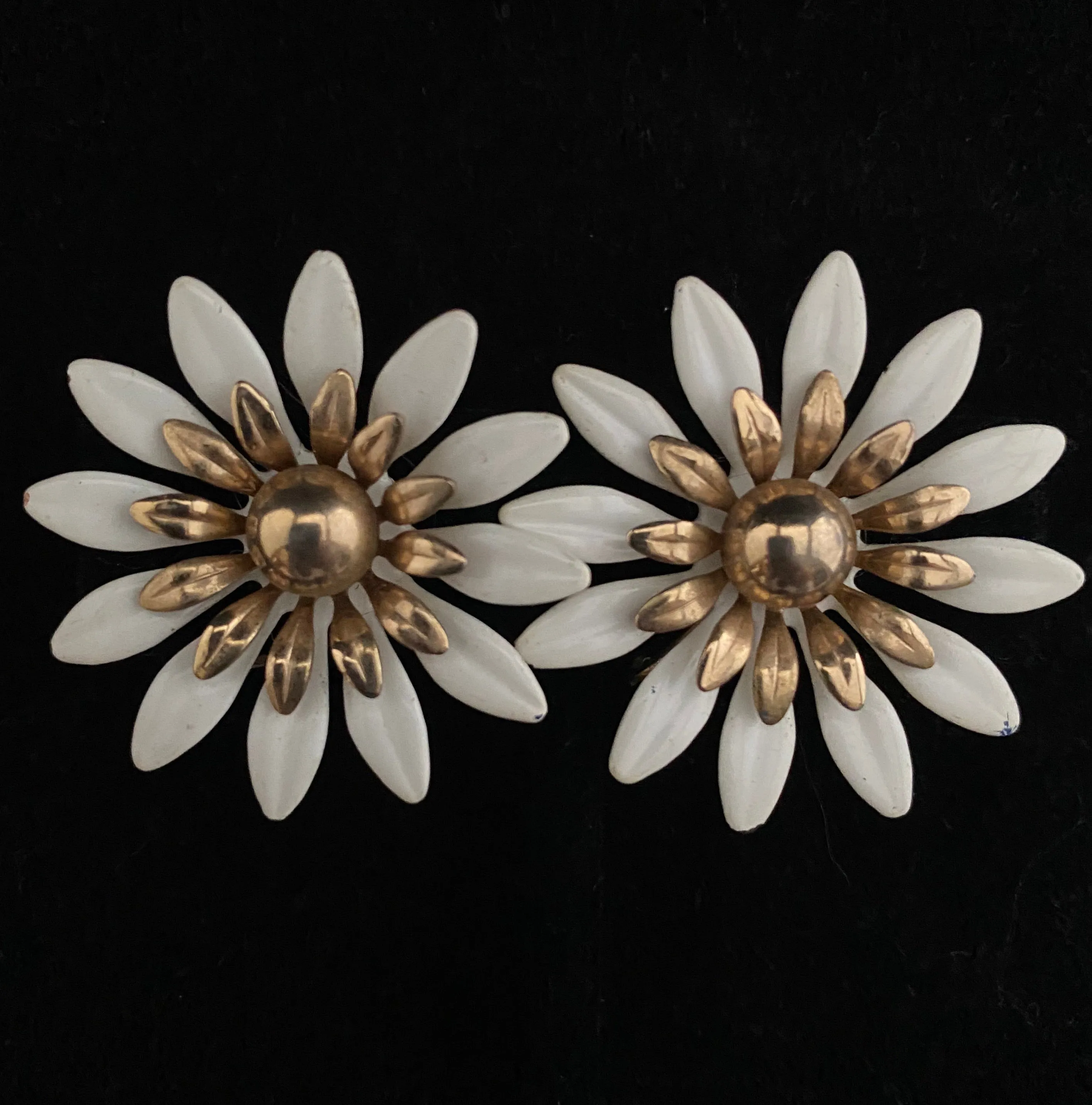 1968 Sarah Coventry Fashion Petals Earrings