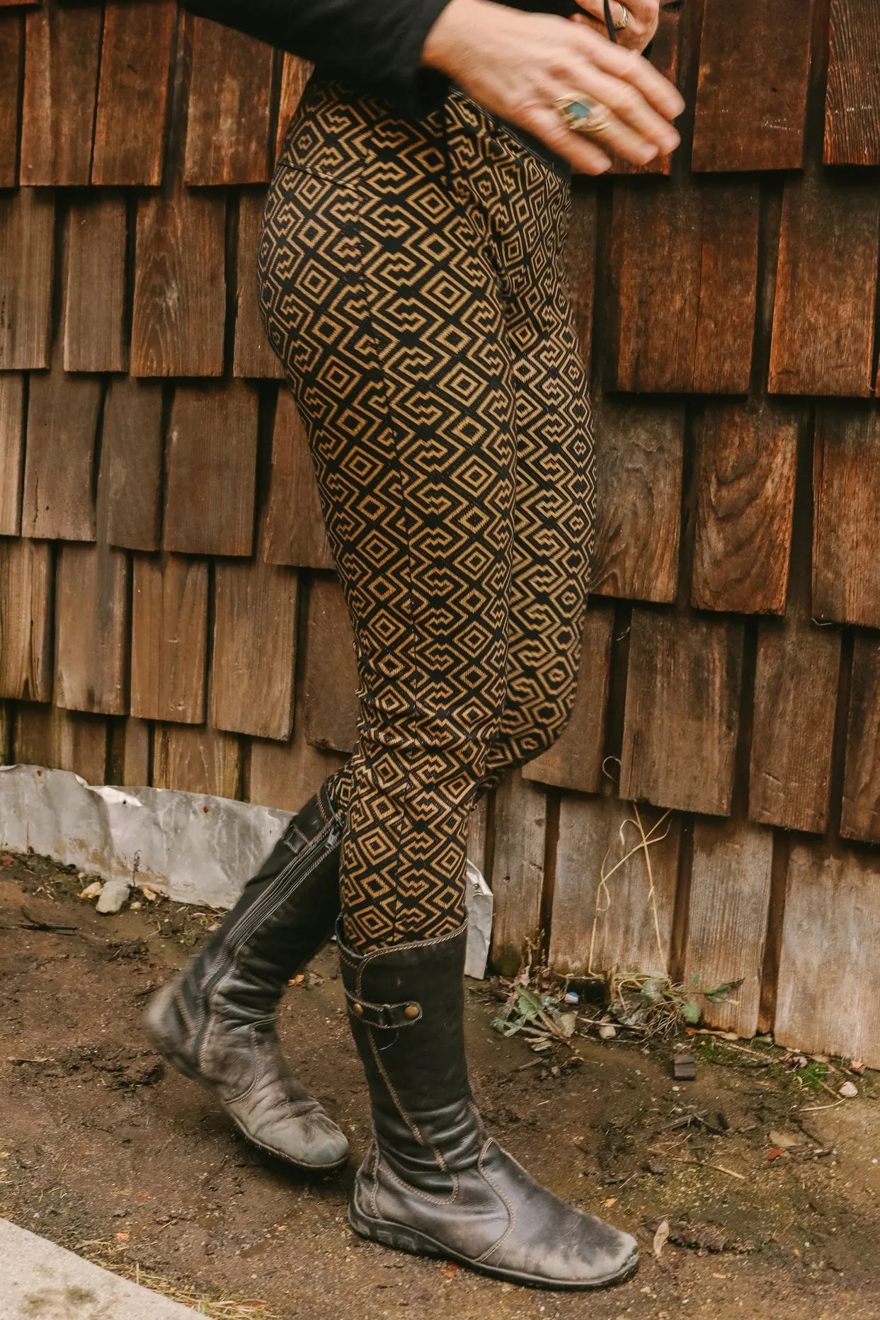 Amazonia Leggings - Black/Gold