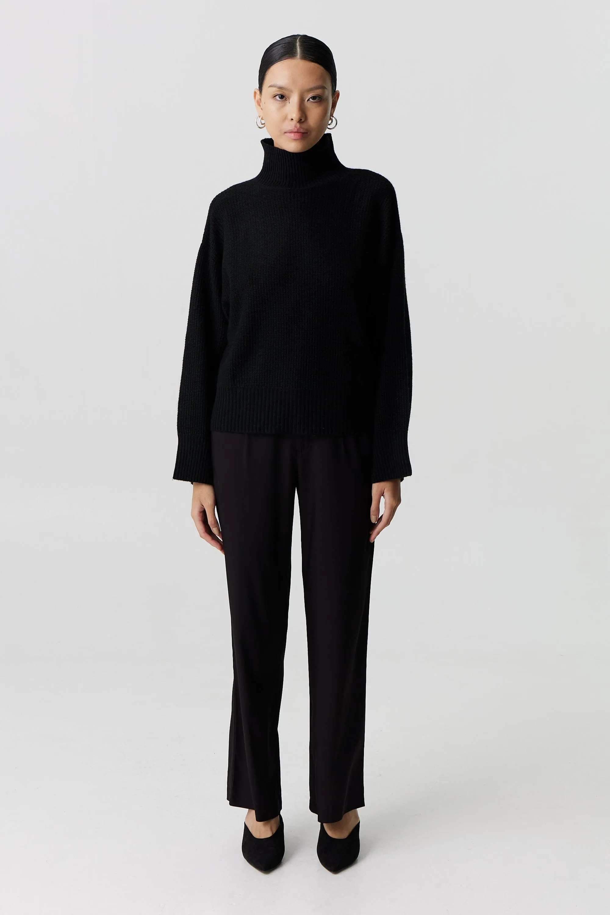 BOUCLE TURTLENECK KNIT | BLACK