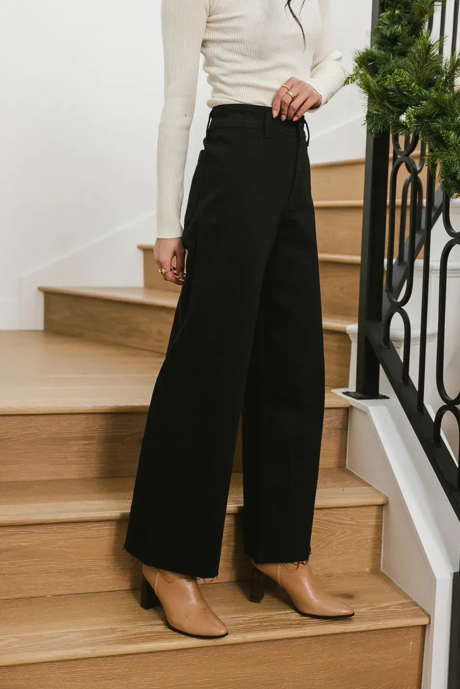 Darian Wide Leg Jeans in Black - FINAL SALE