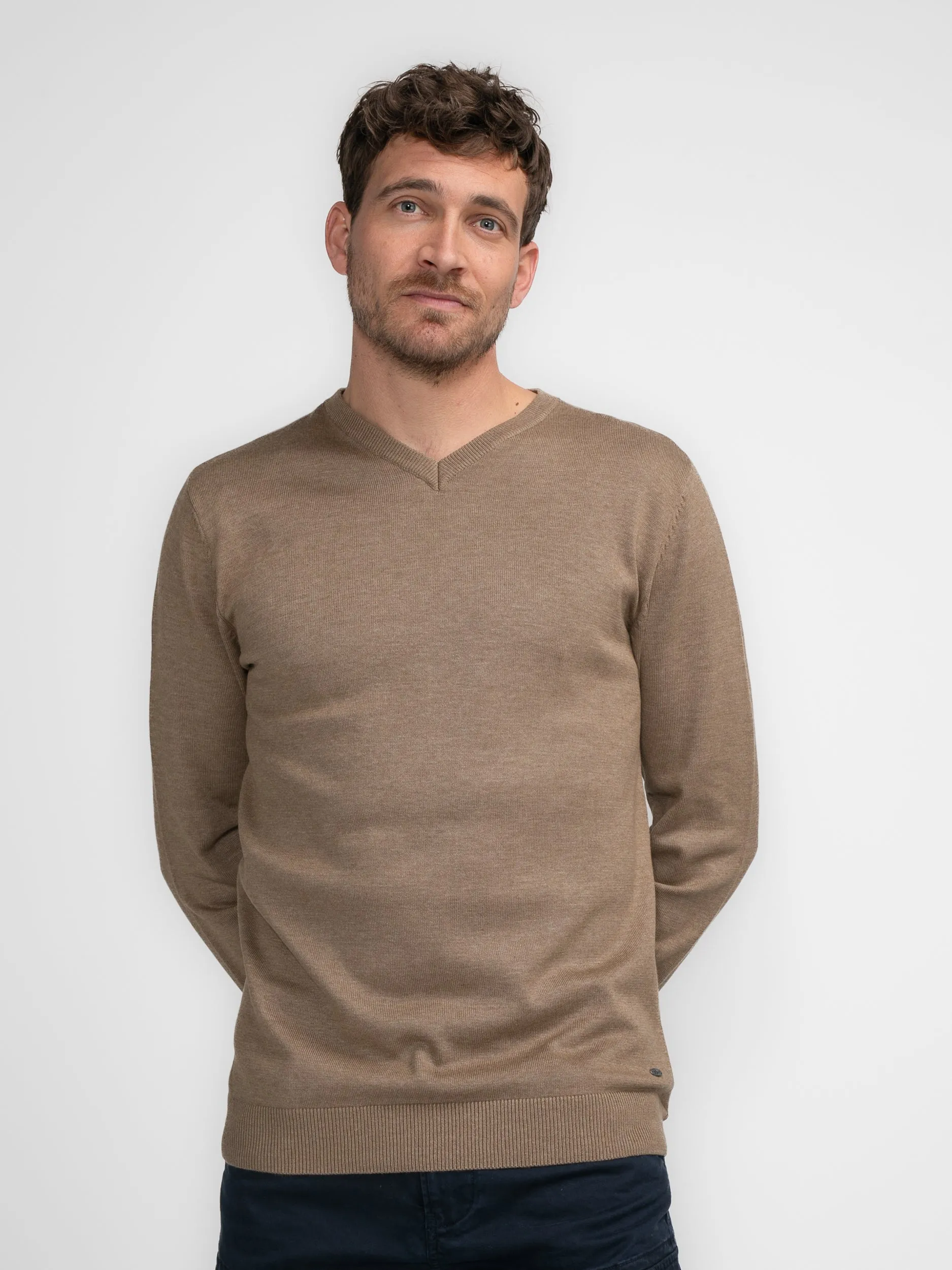 Fine-knit V-neck Sweater Atka