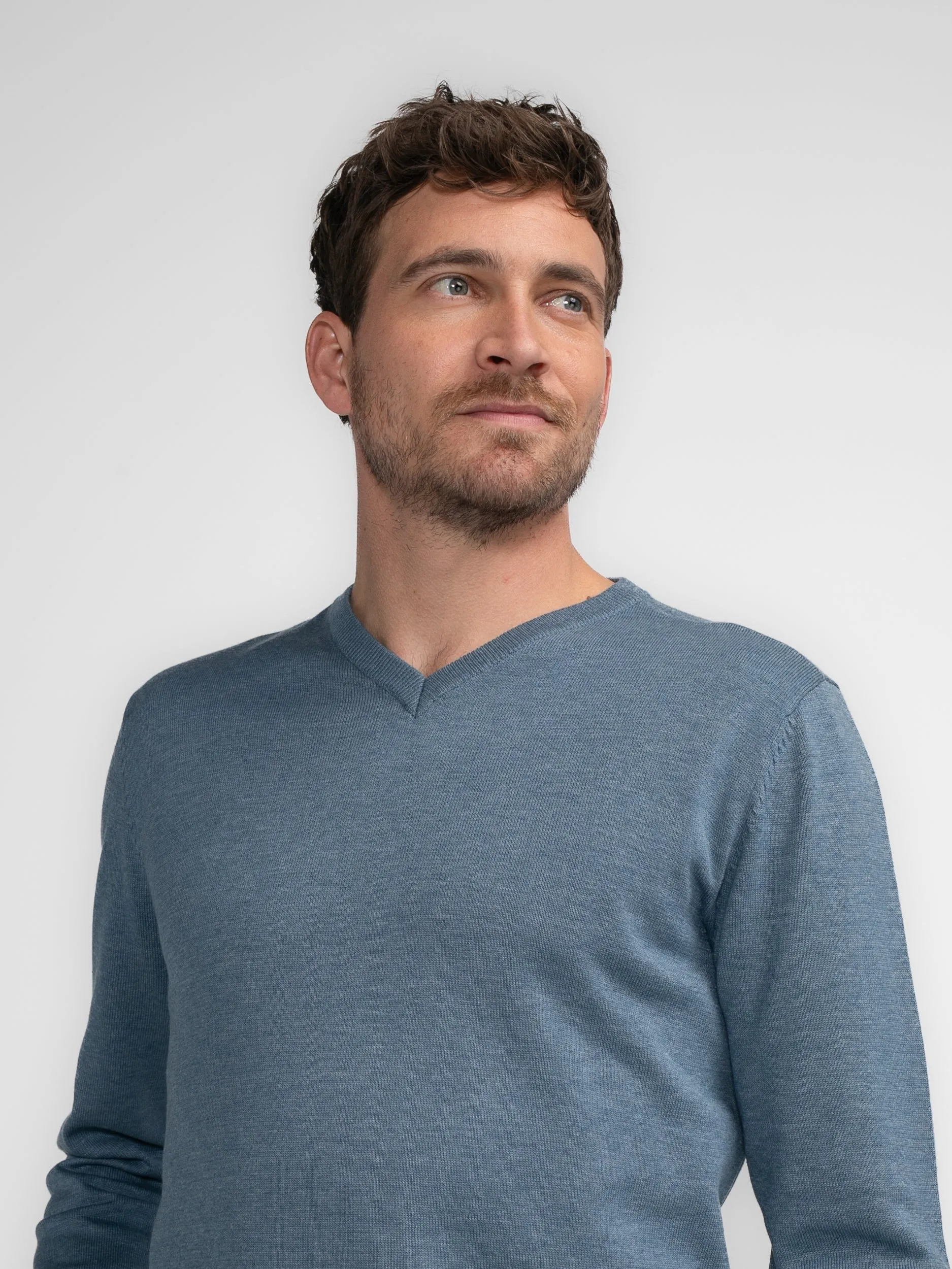 Fine-knit V-neck Sweater Atka