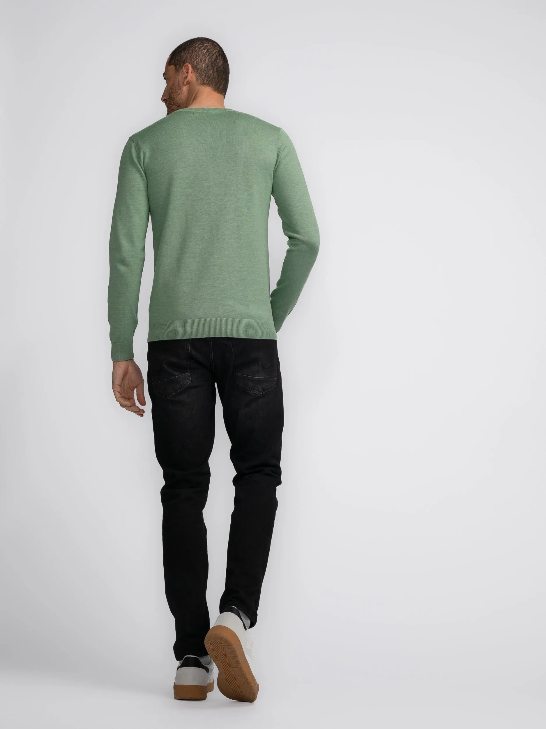 Fine-knit V-neck Sweater Atka