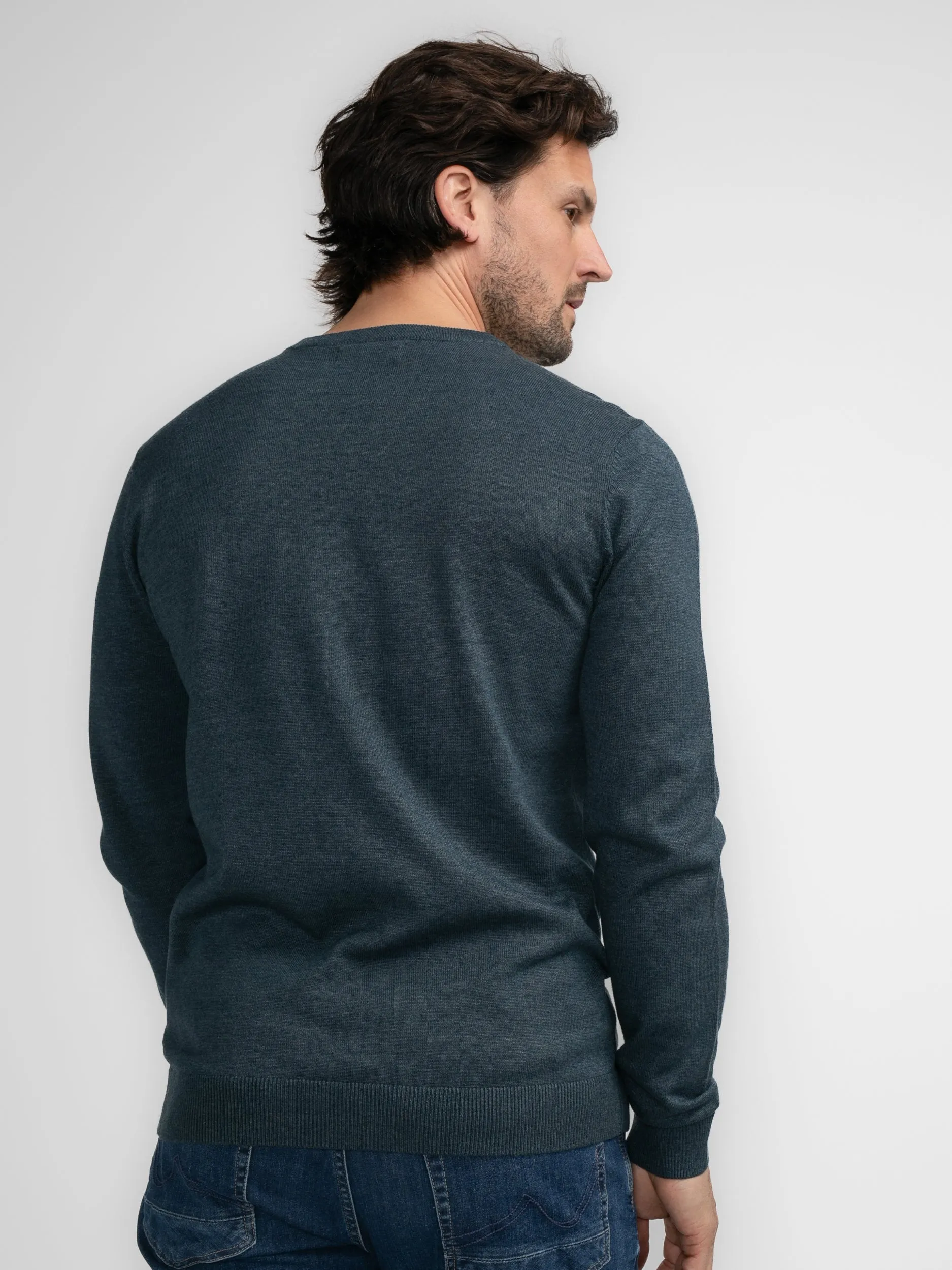 Fine-knit V-neck Sweater Atka