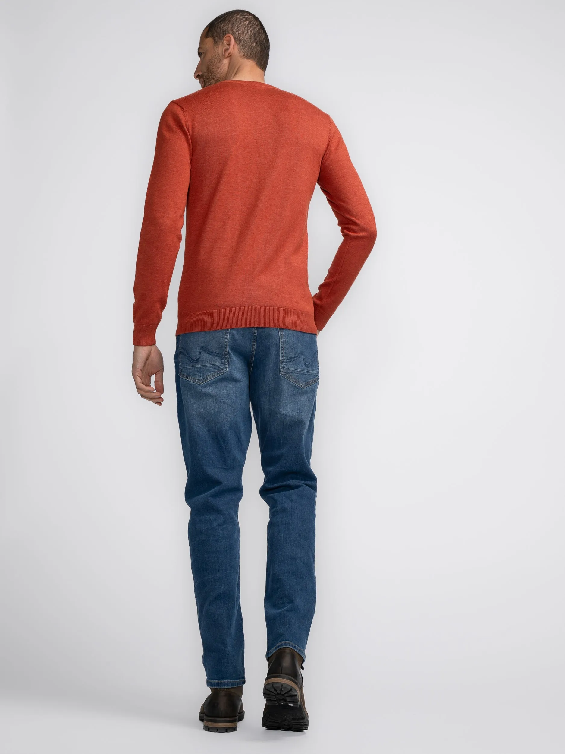 Fine-knit V-neck Sweater Atka