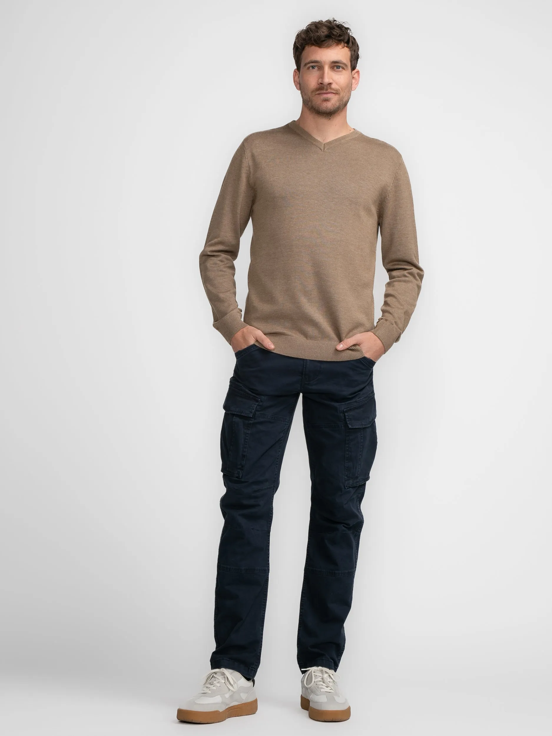 Fine-knit V-neck Sweater Atka