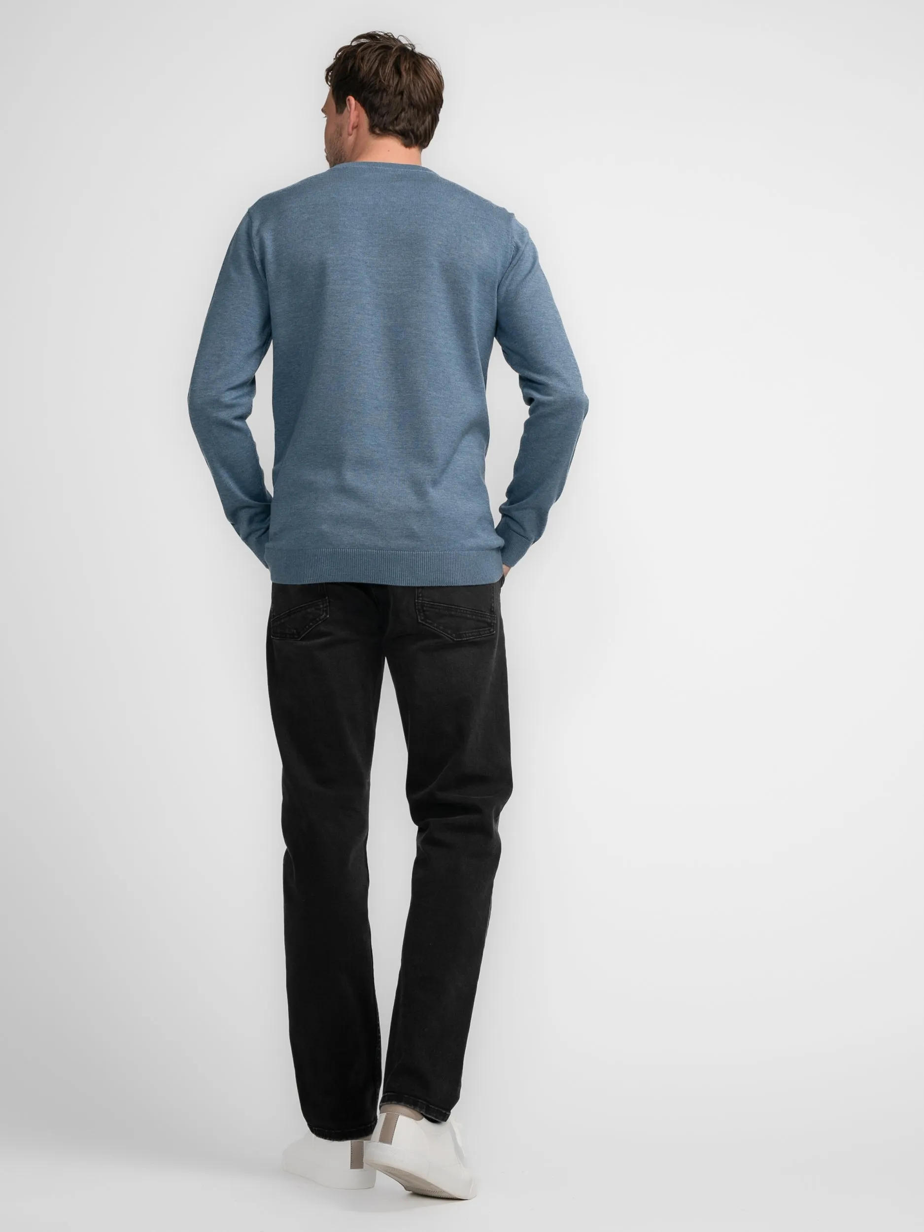 Fine-knit V-neck Sweater Atka