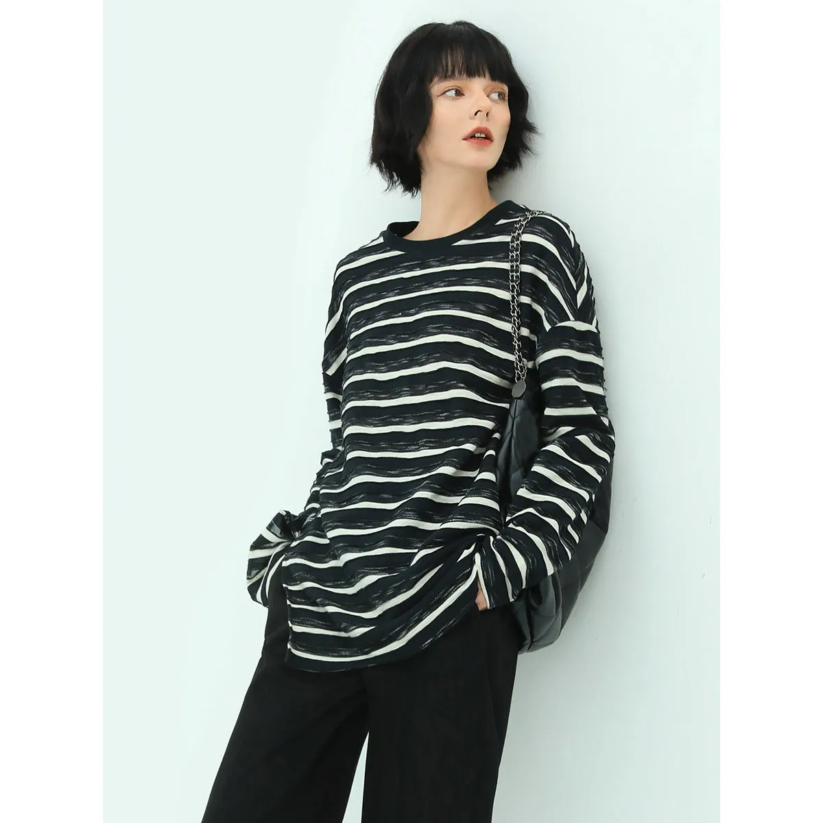 Loose Long Sleeve Striped Tee with Side Slit