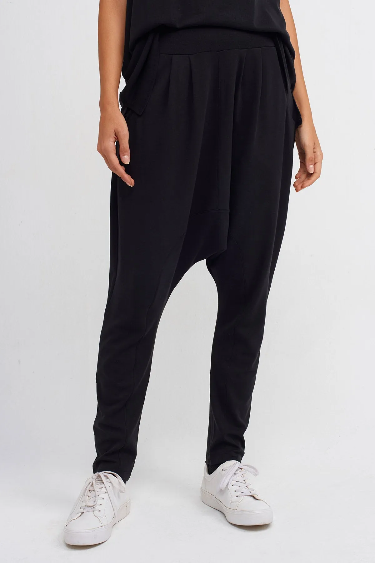 Nu High-Waisted Comfortable Harem Pants Black