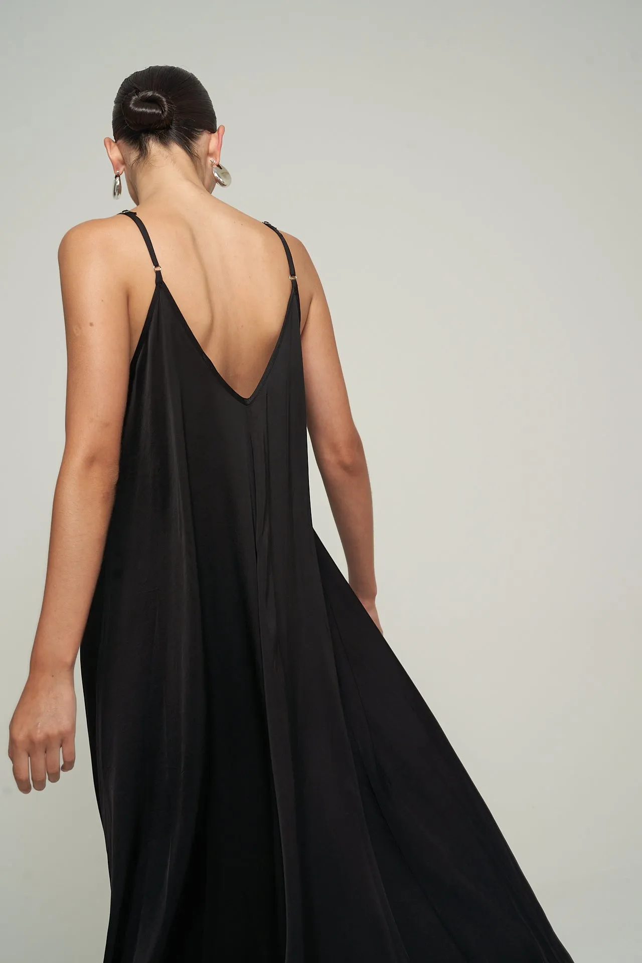 SATIN MAXI DRESS IN BLACK