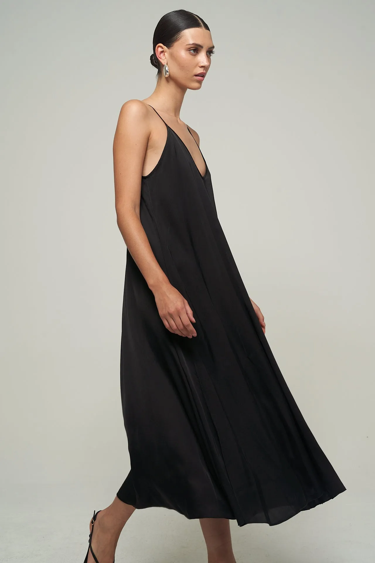 SATIN MAXI DRESS IN BLACK