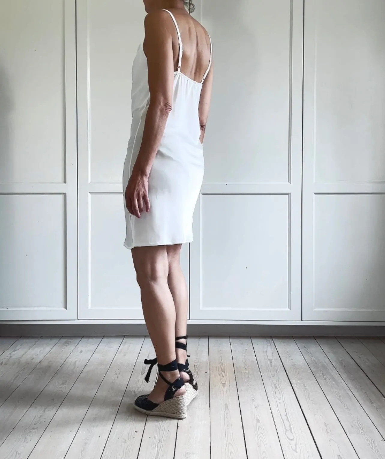 SHORT SLIP IN DRESS - WHITE